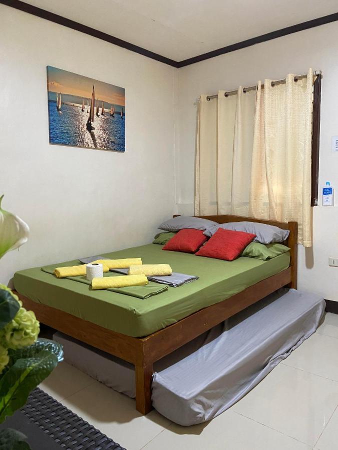 Alona Bohol Backpackers Hostel Panglao Room photo